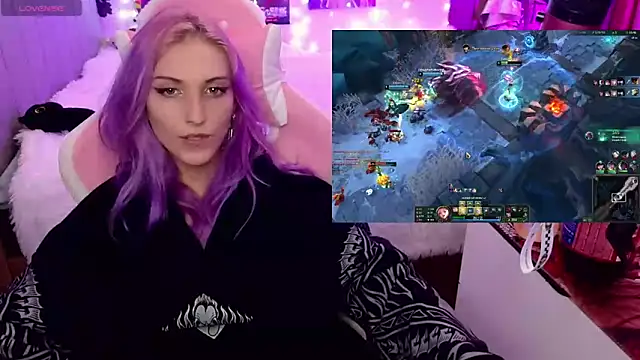 Snapshot of Violet_Noir chatting on January 30, 2025, 2:58 pm Violet Noir online show from January 30, 2025, 2:58 pm