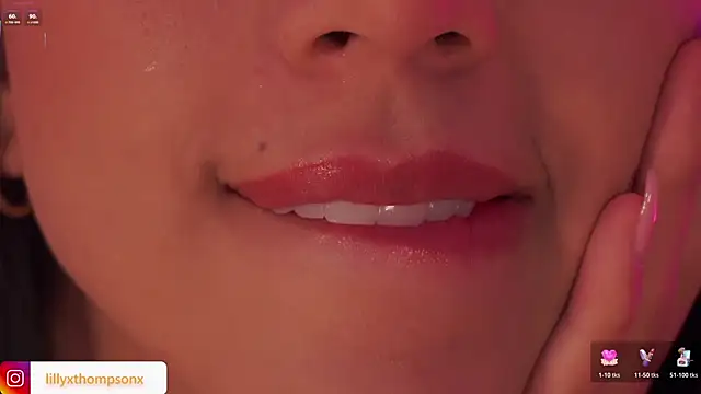 LillyThompson online show from November 16, 2025, 8:47 pm