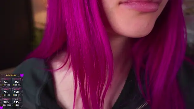 ShirleyCarolyn online show from December 19, 2024, 8:02 pm