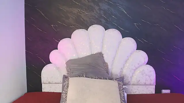  MiaBrown  online show from April 1, 2026, 12:06 pm