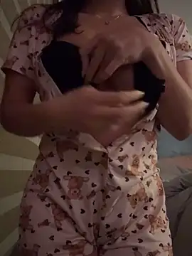 christhinna online show from October 28, 2025, 6:28 am