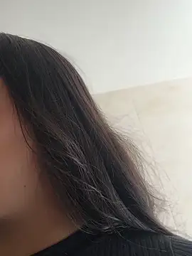 Nicollemays online show from February 2, 2026, 4:06 pm