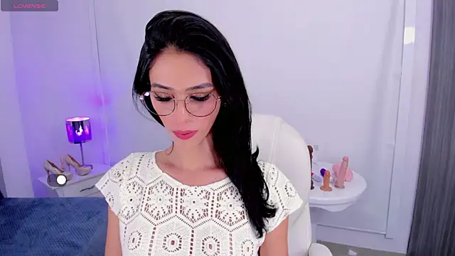 Andrea Marinn online show from December 19, 2024, 5:51 am