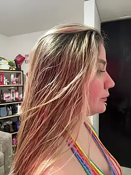 Celestedubois online show from March 12, 2025, 8:20 pm