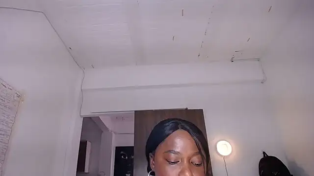 yselahot online show from June 30, 2026, 2:18 pm