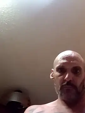 ClydeCan409 online show from May 16, 2026, 7:49 am