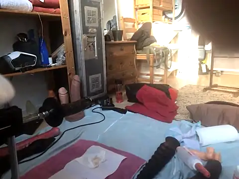 natjuk online show from September 27, 2025, 3:17 pm