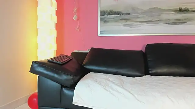 Tiffanysurez  online show from February 19, 2025, 1:06 pm