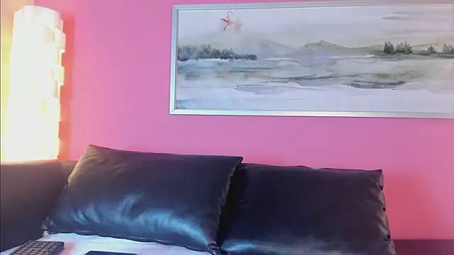 Tiffanysurez  online show from January 16, 2026, 8:46 pm