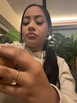 Luisa Fernandaa online show from February 21, 2026, 2:23 am