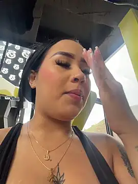 Luisa Fernandaa online show from March 18, 2026, 7:06 pm