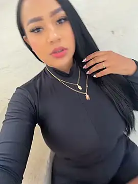 Luisa Fernandaa online show from April 12, 2026, 7:52 pm