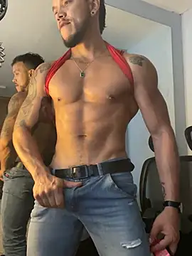 ARON TAYLER01 online show from January 24, 2025, 4:39 pm