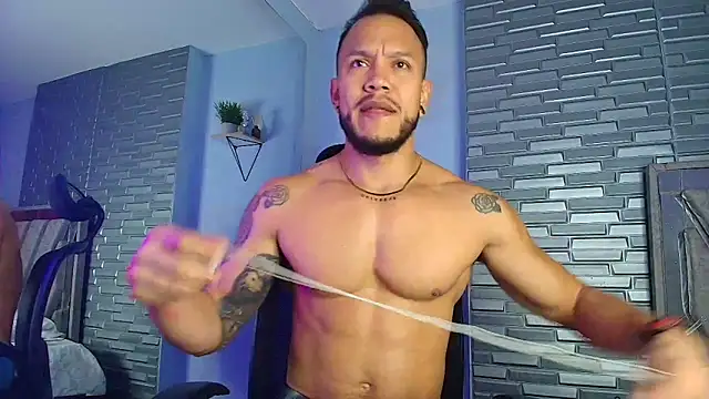 ARON TAYLER01 online show from February 13, 2026, 10:33 am