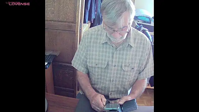 Snapshot of terrybare chatting on June 16, 2026, 3:58 pm terrybare online show from June 16, 2026, 3:58 pm