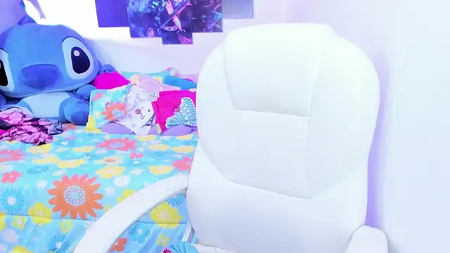 Snapshot of esmeralda112 chatting on February 19, 2025, 12:57 am esmeralda112 online show from February 19, 2025, 12:57 am