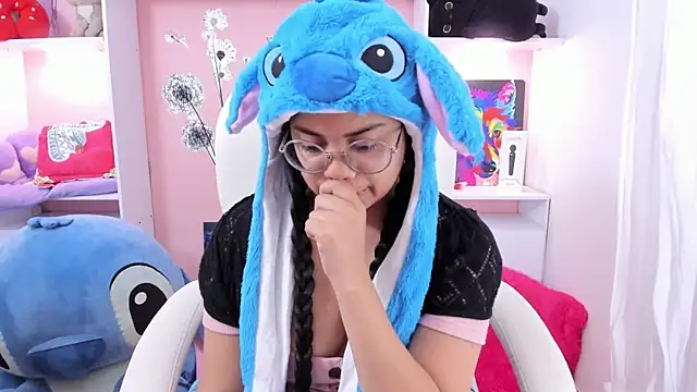 Snapshot of esmeralda112 chatting on September 21, 2025, 10:06 am esmeralda112 online show from September 21, 2025, 10:06 am