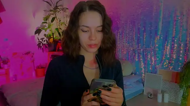 poli   online show from January 1, 2025, 11:18 pm