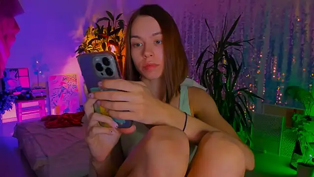 poli   online show from September 22, 2025, 6:10 pm