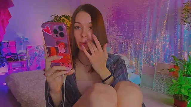 poli   online show from April 15, 2026, 4:14 pm