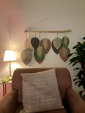 Im Valentina online show from November 13, 2025, 11:36 pm