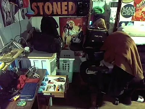 CloudDadddyyy420 online show from February 11, 2025, 10:07 pm