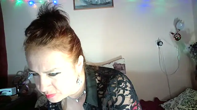 Snapshot of VanezaSmith chatting on December 31, 2024, 12:32 am VanezaSmith online show from December 31, 2024, 12:32 am