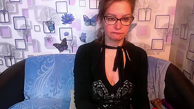 Snapshot of milfsexy chatting on October 15, 2025, 10:26 am milfsexy online show from October 15, 2025, 10:26 am