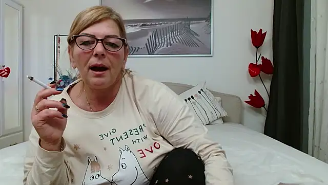 YulliaMilf online show from February 2, 2026, 6:45 am