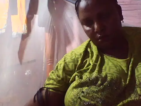 big clits online show from April 24, 2026, 12:35 am