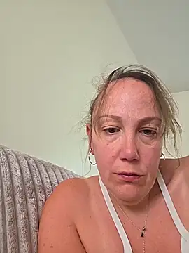 Snapshot of Wisie_Cutie chatting on April 21, 2026, 10:10 am Wisie Cutie online show from April 21, 2026, 10:10 am