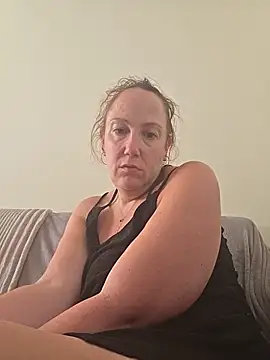 Snapshot of Wisie_Cutie chatting on May 21, 2026, 3:41 pm Wisie Cutie online show from May 21, 2026, 3:41 pm