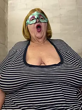 mariannecox online show from February 23, 2025, 9:05 pm