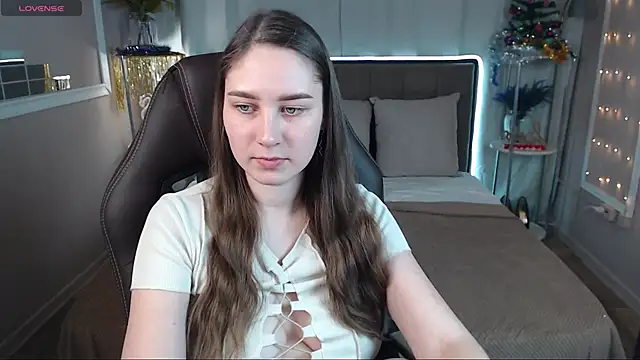 MollyBrams online show from December 10, 2024, 9:55 am