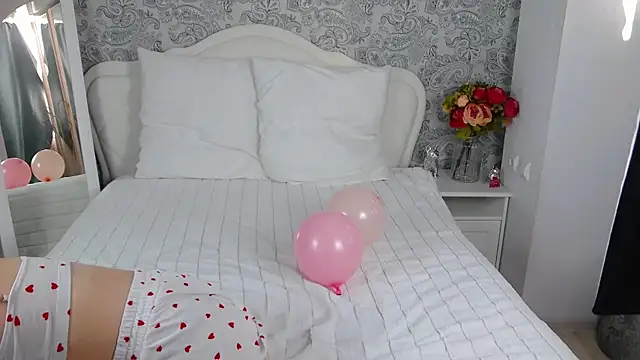 MollyBrams online show from September 28, 2025, 4:07 am