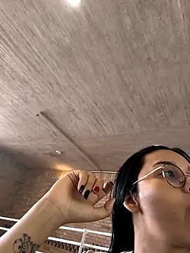 Annya-sweet online show from November 4, 2025, 3:22 pm