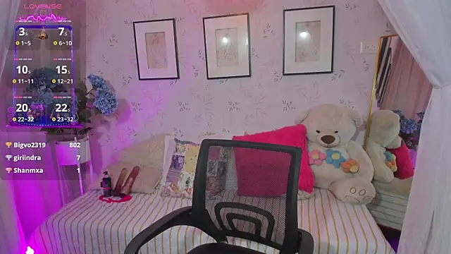 Snapshot of Sooffii_1 chatting on December 4, 2024, 10:30 pm Sooffii 1 online show from December 4, 2024, 10:30 pm