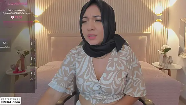 Snapshot of Sooffii_1 chatting on December 19, 2024, 10:32 pm Sooffii 1 online show from December 19, 2024, 10:32 pm