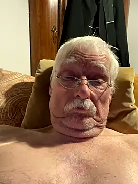 Steffibi1954 online show from November 13, 2025, 9:03 pm