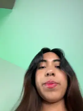 laylasaenz online show from February 4, 2026, 8:25 pm