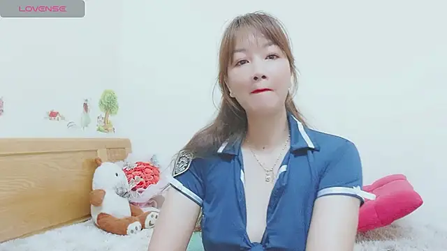 Holygirlsweet777 online show from December 2, 2024, 1:25 am