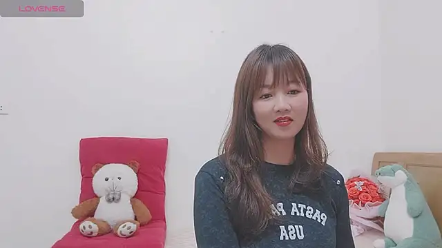 Holygirlsweet777 online show from January 9, 2025, 1:29 am