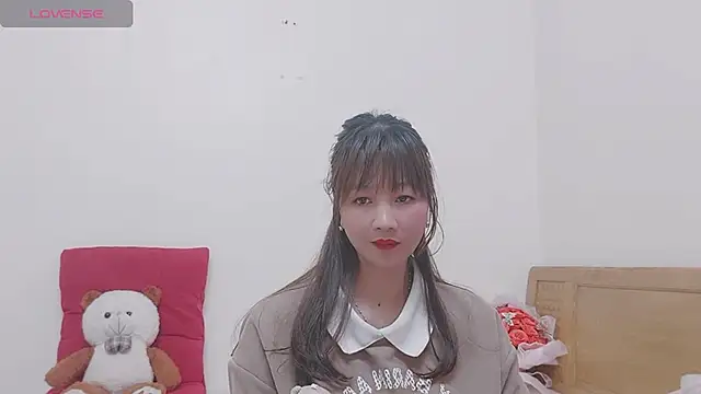 Holygirlsweet777 online show from January 13, 2025, 10:25 am