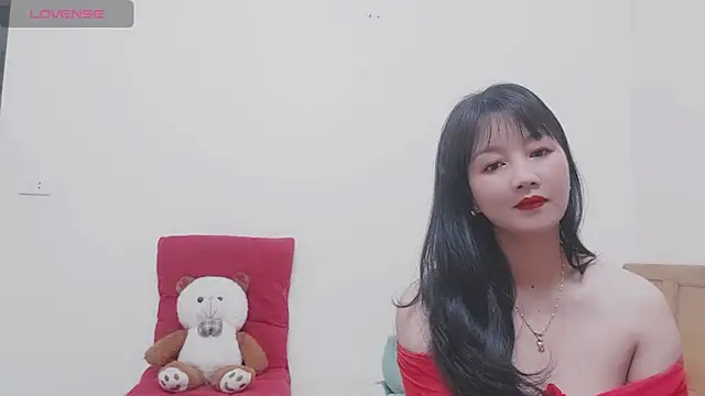 Holygirlsweet777 online show from January 15, 2025, 11:21 am