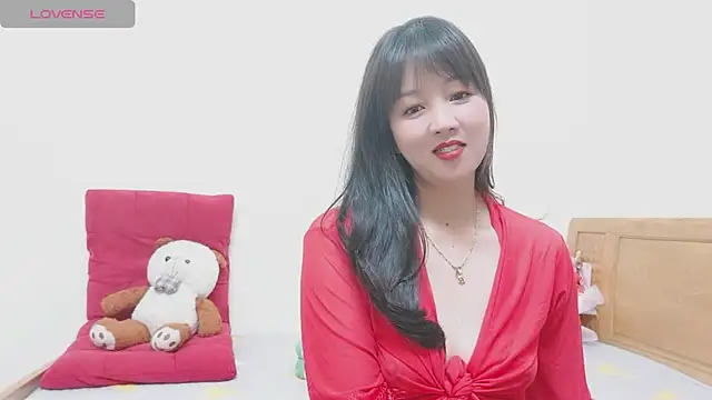 Holygirlsweet777 online show from February 13, 2025, 10:44 am