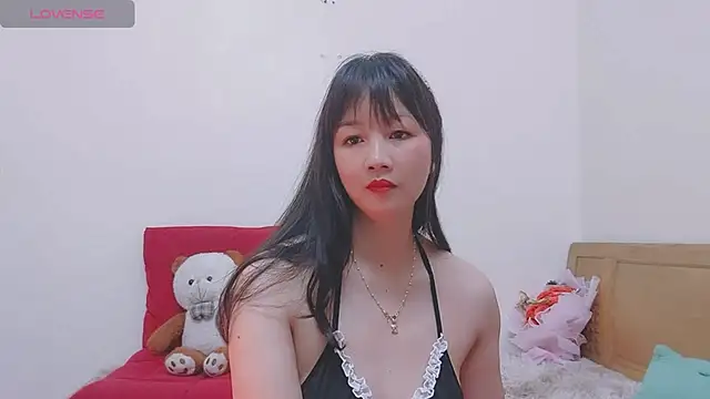 Holygirlsweet777 online show from February 26, 2025, 2:26 am