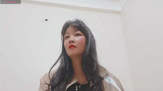 Holygirlsweet777 online show from March 6, 2025, 4:52 am