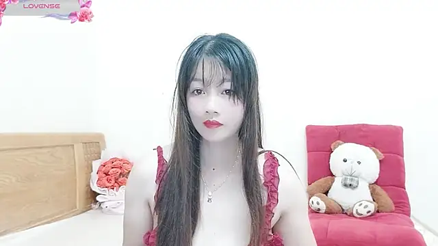 Holygirlsweet777 online show from September 11, 2025, 1:06 am