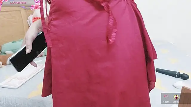 Holygirlsweet777 online show from October 4, 2025, 1:47 am