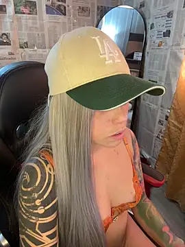 i am nina  online show from February 24, 2026, 7:56 pm